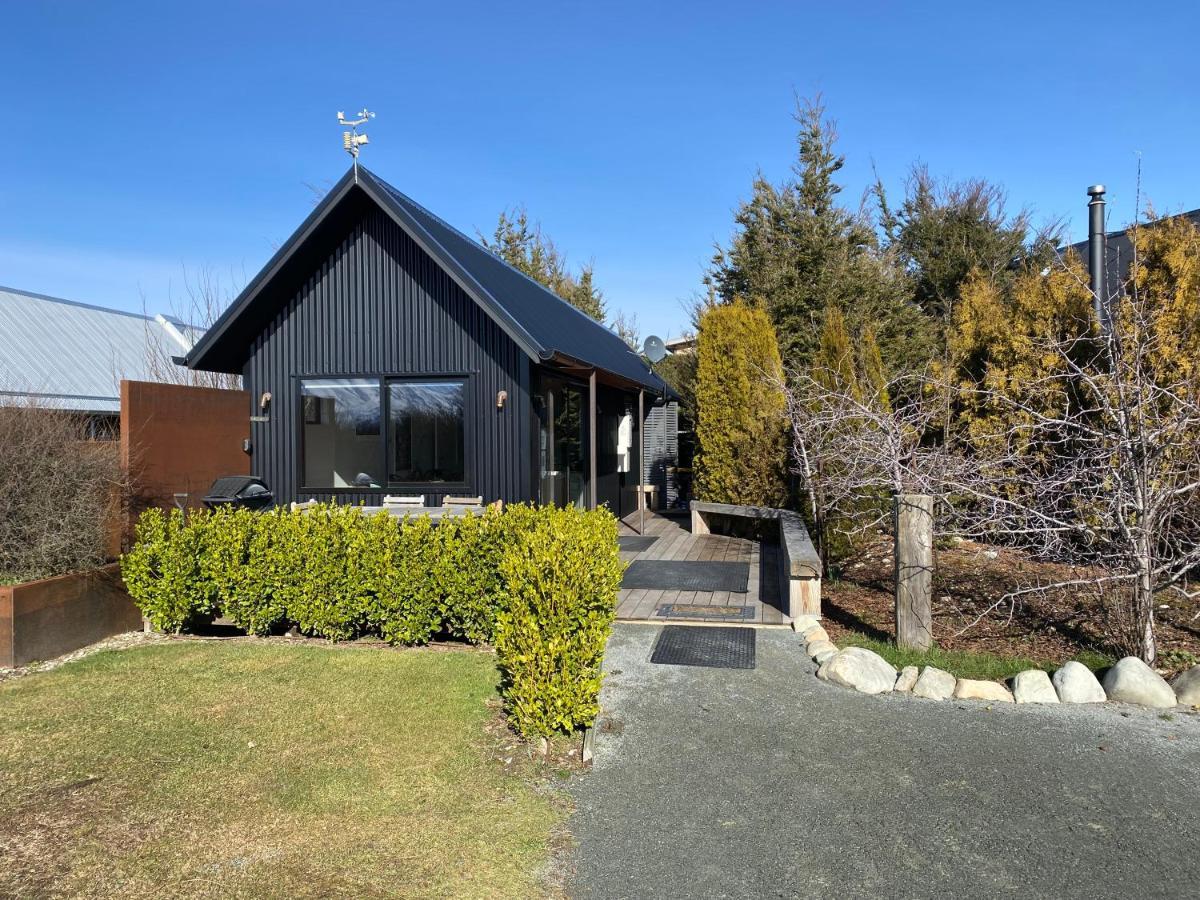 Black Beech House With Stunning Outdoor Bath بحيرة تيكابو المظهر الخارجي الصورة