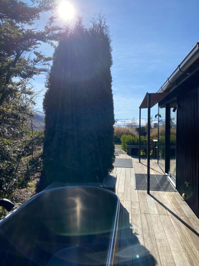 Black Beech House With Stunning Outdoor Bath بحيرة تيكابو المظهر الخارجي الصورة