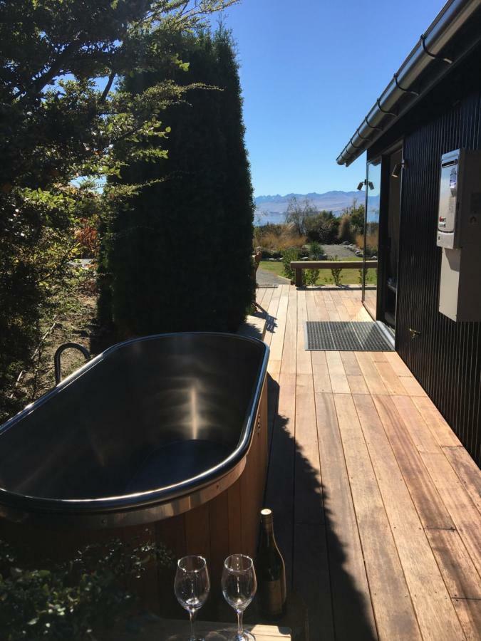 Black Beech House With Stunning Outdoor Bath بحيرة تيكابو المظهر الخارجي الصورة