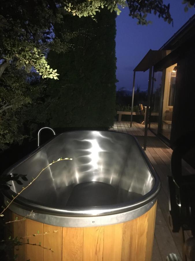 Black Beech House With Stunning Outdoor Bath بحيرة تيكابو المظهر الخارجي الصورة